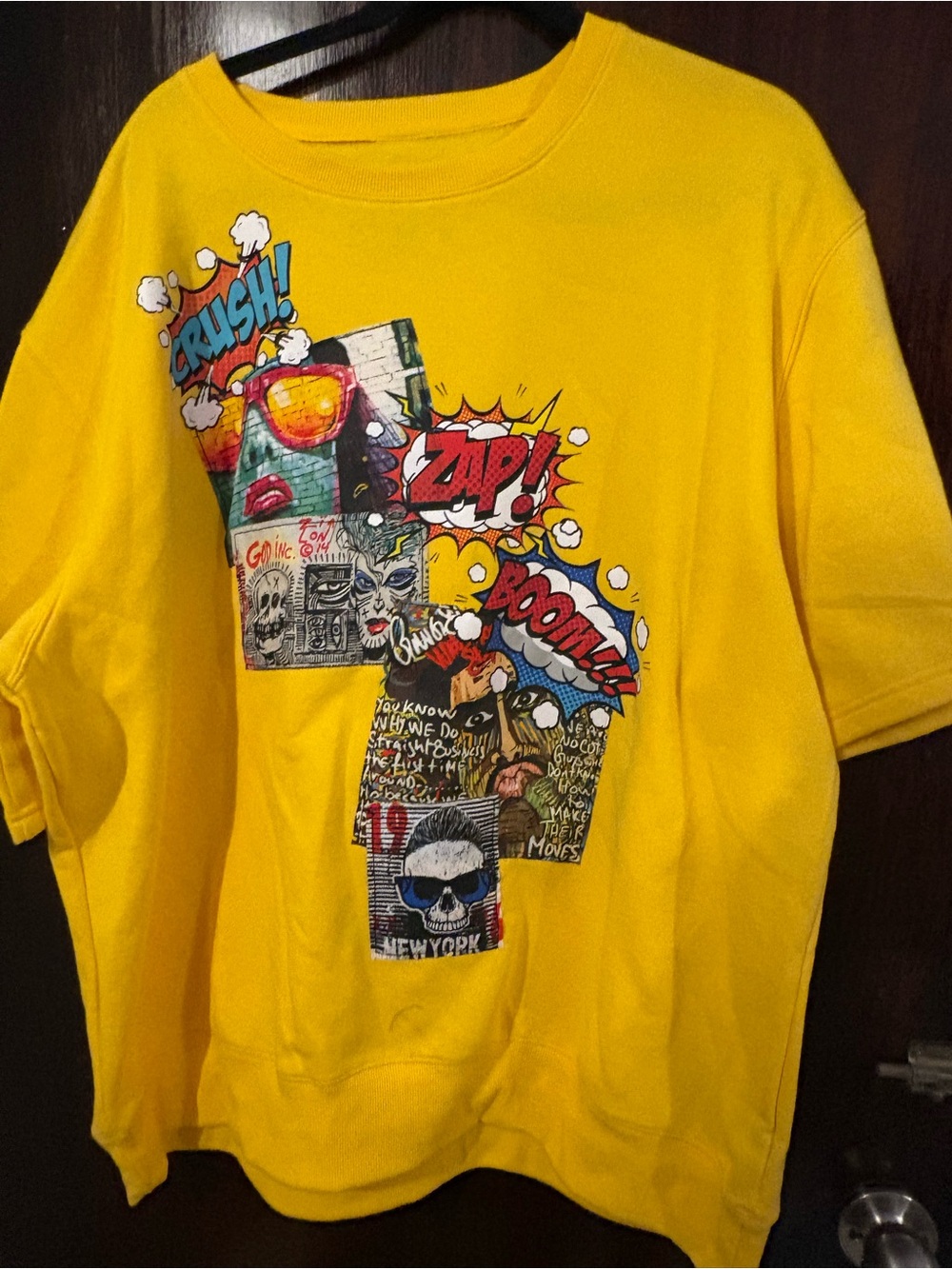 NWT Yellow Graphic Comics Short-Sleeve Men's Tee. Size XXL.